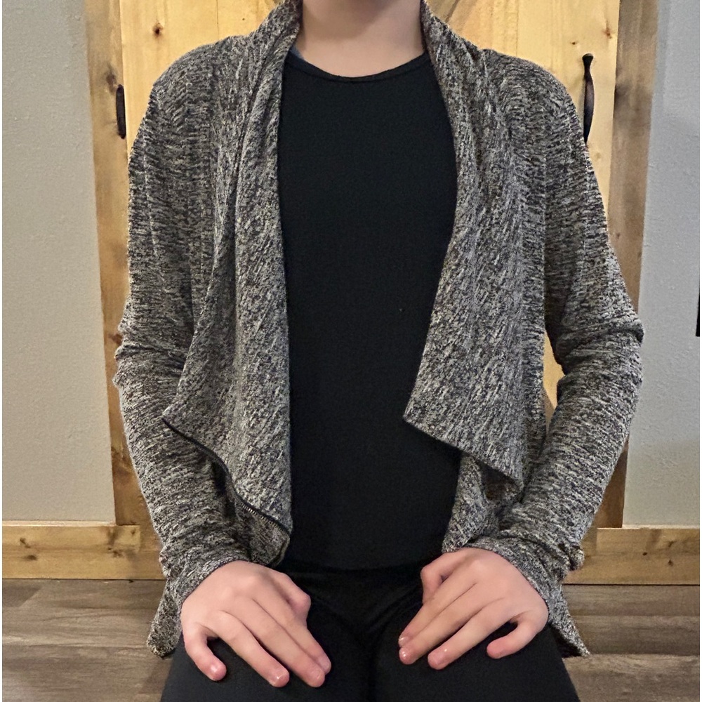 * 🤑💰🤑 3/$10.00 budle item 🤑💰🤑 Women’s sm Maurice’s cardigan sweater